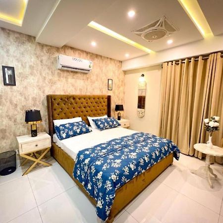 Eiffel Luxury Apartments Лахор Екстер'єр фото