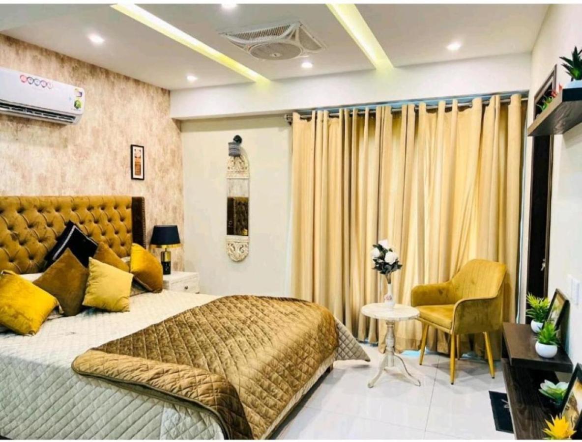 Eiffel Luxury Apartments Лахор Екстер'єр фото