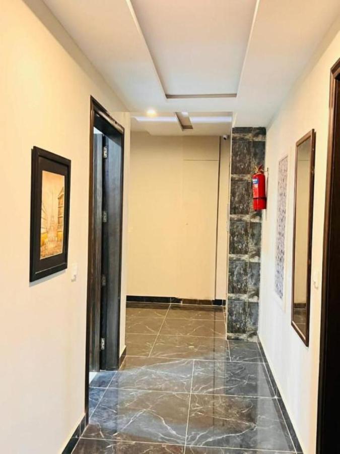 Eiffel Luxury Apartments Лахор Екстер'єр фото