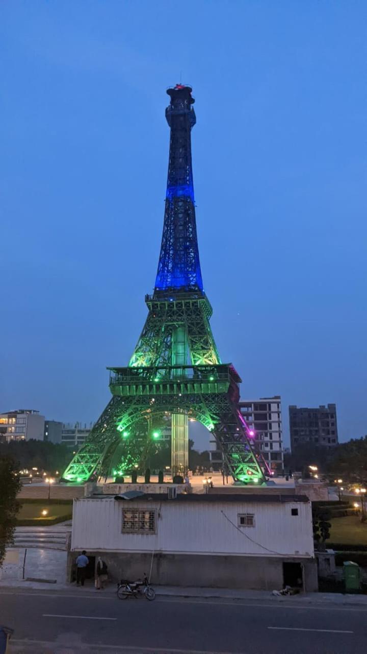 Eiffel Luxury Apartments Лахор Екстер'єр фото