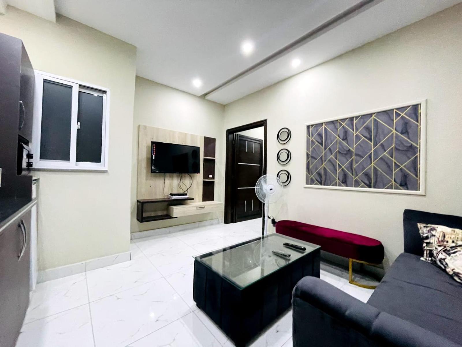 Eiffel Luxury Apartments Лахор Екстер'єр фото